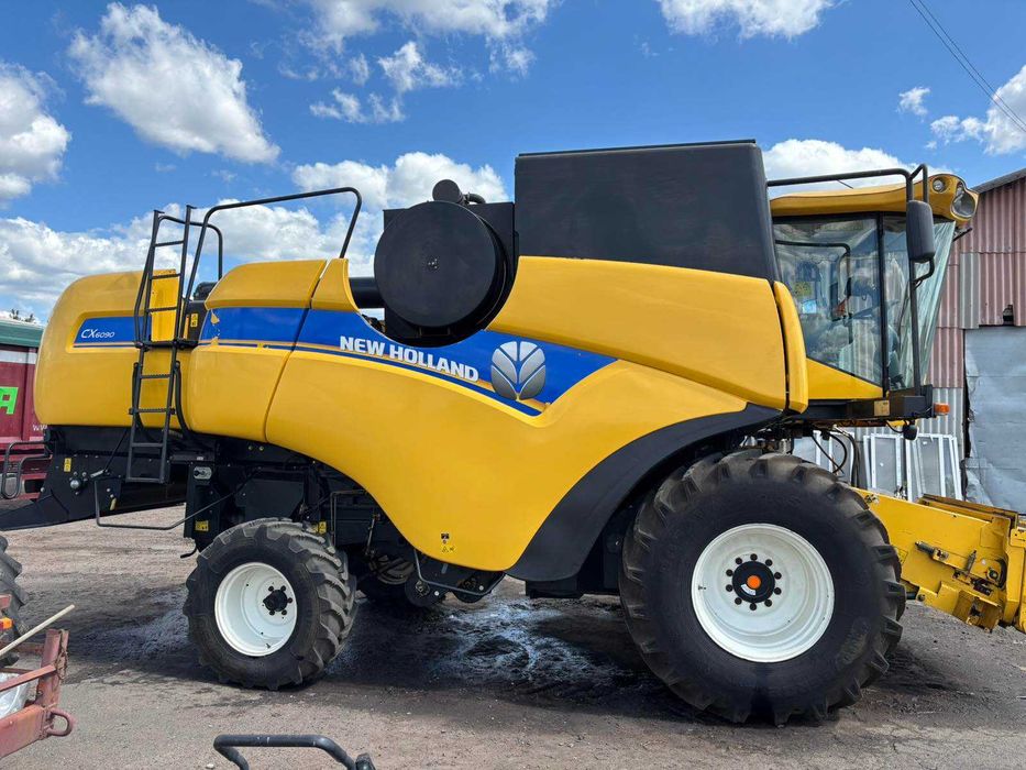 Комбайн New Holland CX6090. Експлуатація з кінця 2015 року.