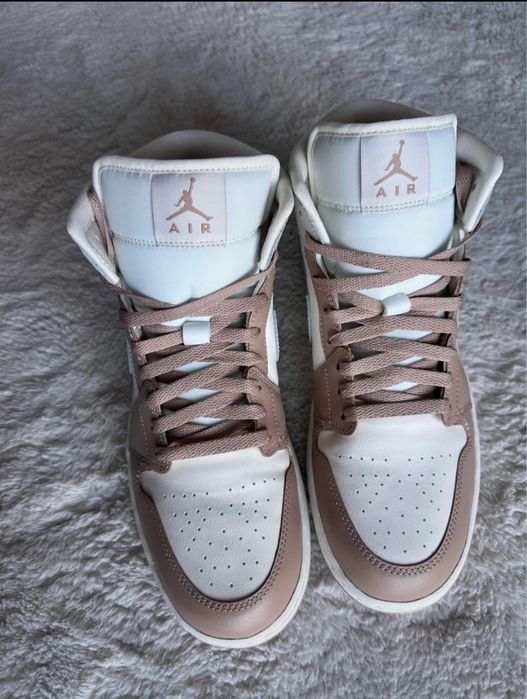 Air Jordan 1 Mid