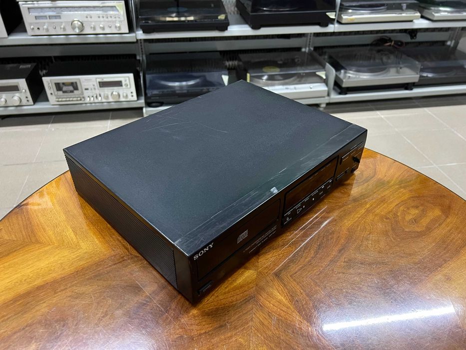 Odtwarzacz płyt Sony CDP-M27 Audio Room