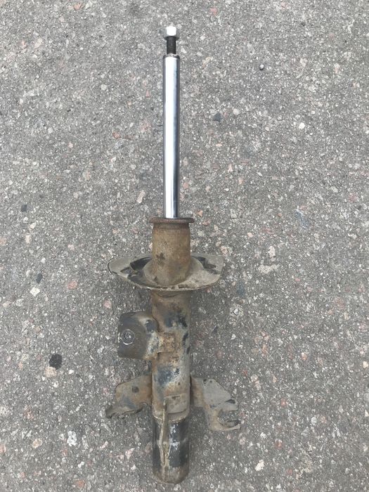 Стійка амортизатора