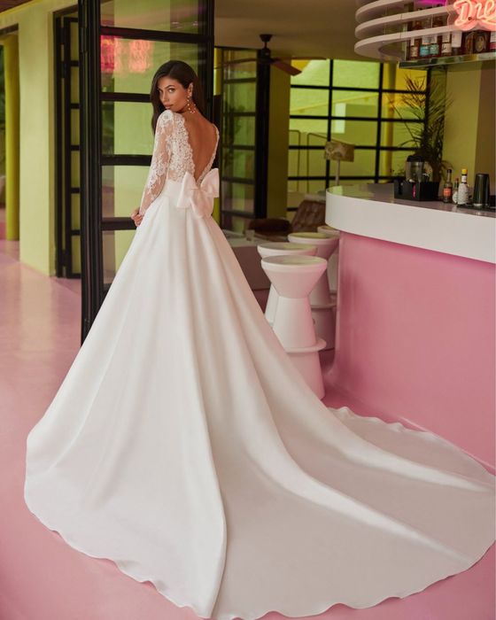 Vestido de noiva Luna Novias ROSA CLARA branco com manga longa comprida em renda