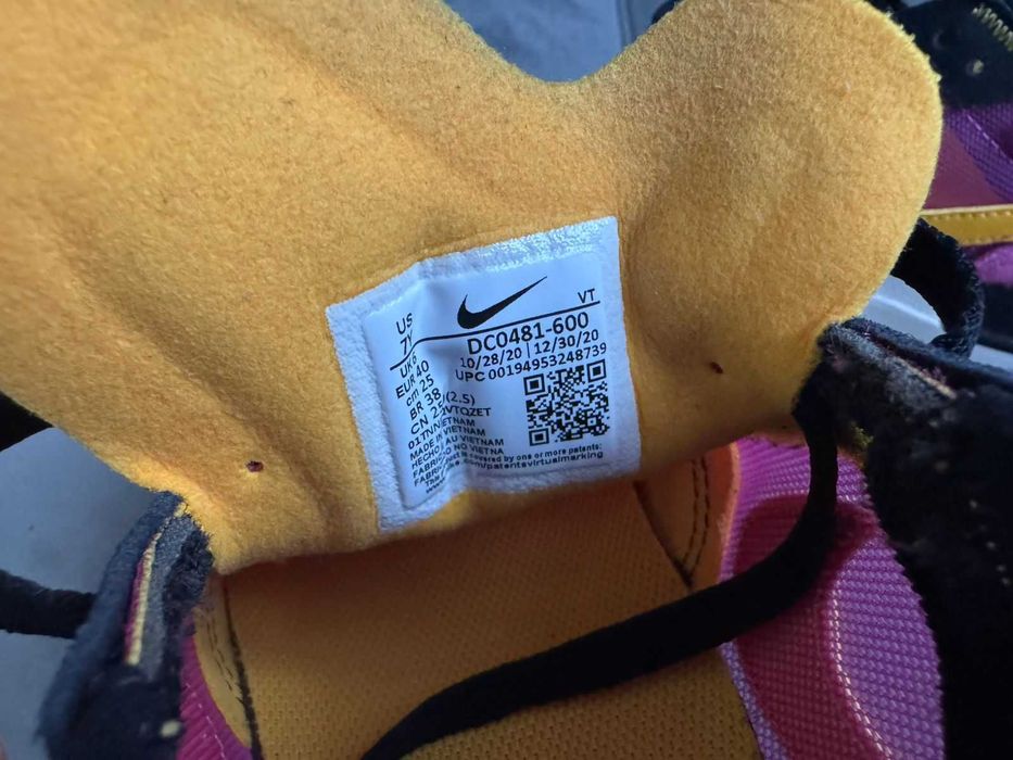 кросівки nike waffle one модель DC 0481-600 розмір 39.5