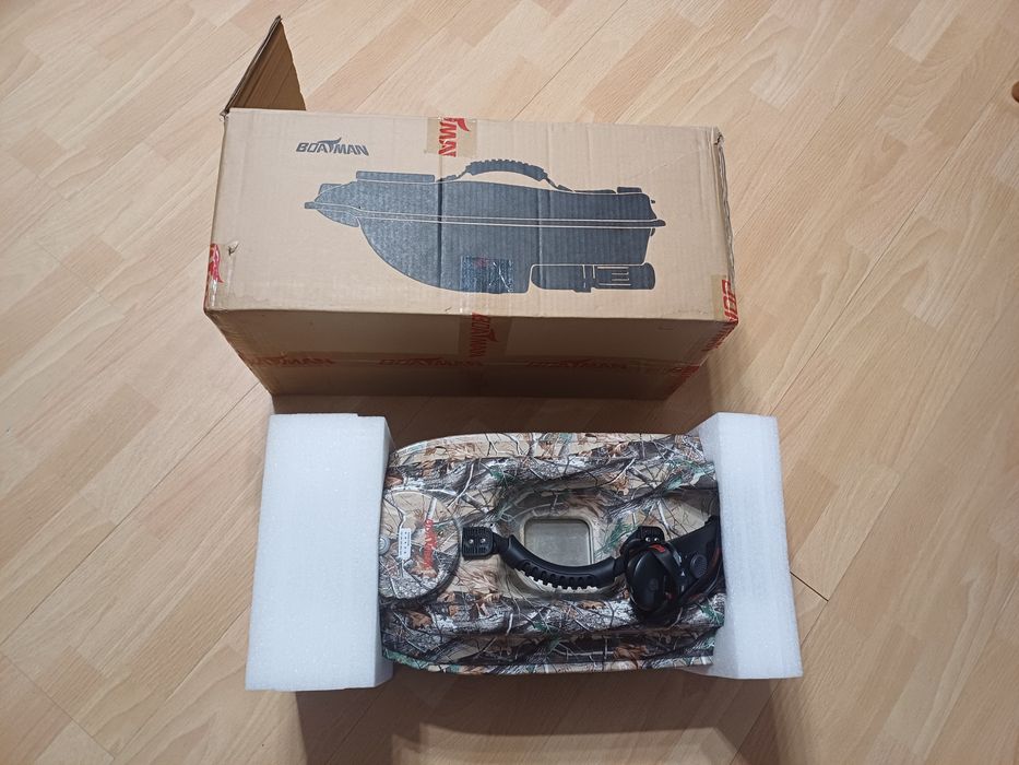 Boatman Actor Camo łódka zanętowa GPs