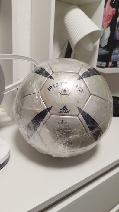 Bola adidas Euro 2004