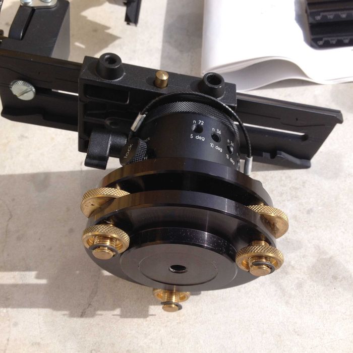 Cabeça Panorâmica Manfrotto 303SPH (VR) c/ base niveladora 22864584317529857124