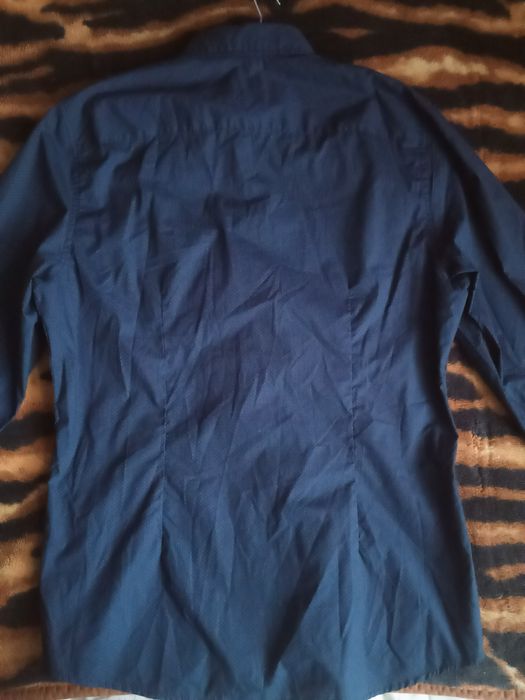 Продам новую рубашку.