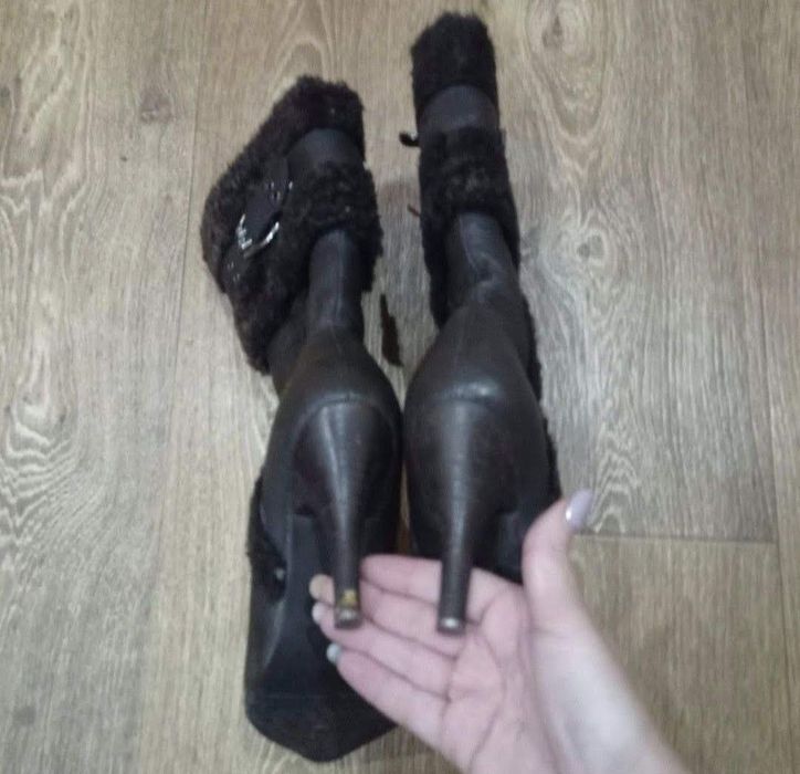 Коричневые зимние сапоги