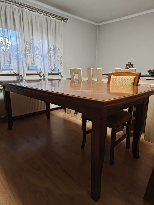 Ława drewniana rozkładana plus 7 krzesł