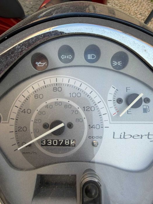Piaggio Liberty 125 3V – Mala incluída – 33.000 km
