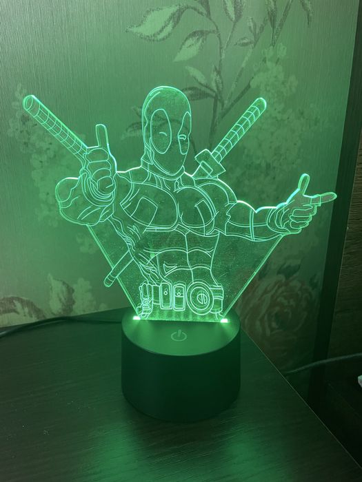 Кольоровий USB-нічник deadpool