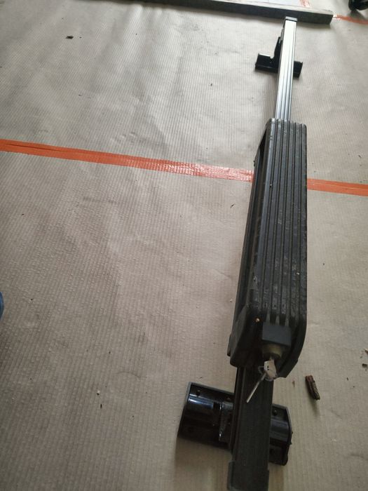 Bagażnik dachowy i uchwyt na narty do Hyundai i30  hatchback