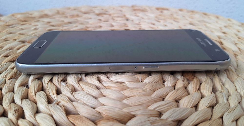 Samsung Galaxy S6 SM-G920F 32 GB Uszkodzony do naprawy lub na części