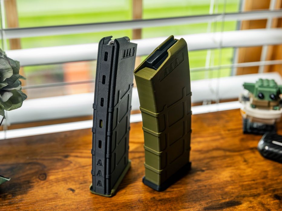 Magazynek AR-15 pojemnik na baterie AA lub AAA