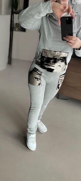 Dres sportowe , z kapturem
