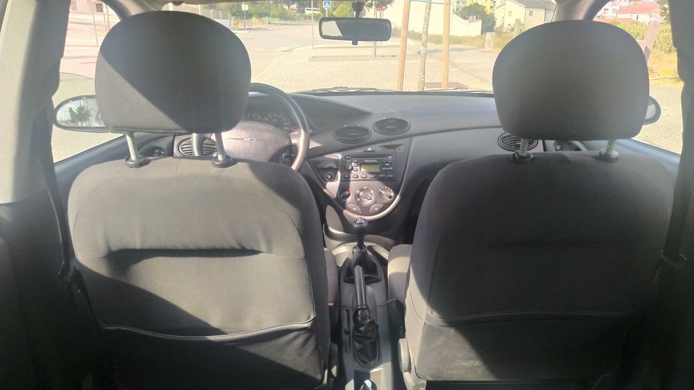 Ford Focus 1.4i 16v Ambiente