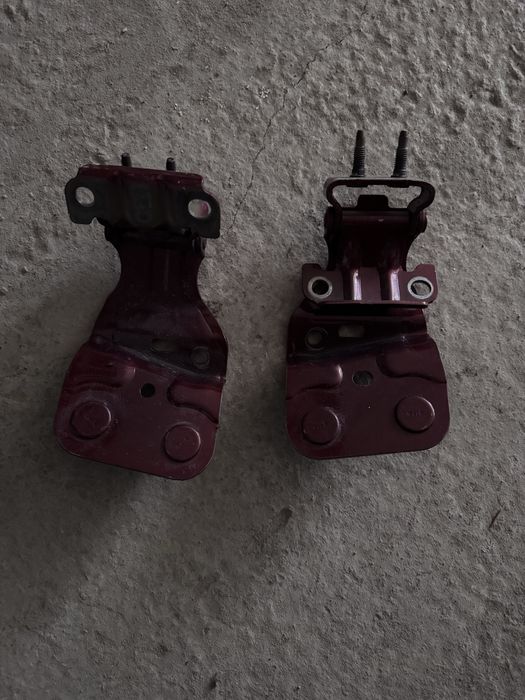 Петля дверей багажника ліва права Toyota Highlander 17-19 688200E190