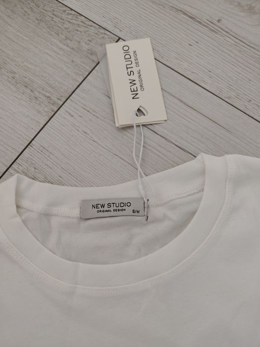 Biały t-shirt damski bawełna miś cyrkonie
