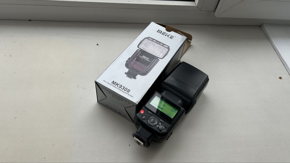 Продам на запчастини або відновлення фотоспалах Meike MK930ll
