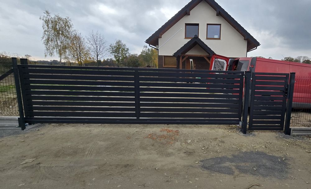 Ogrodzenie/ogrodzenia panelowe z montażem.