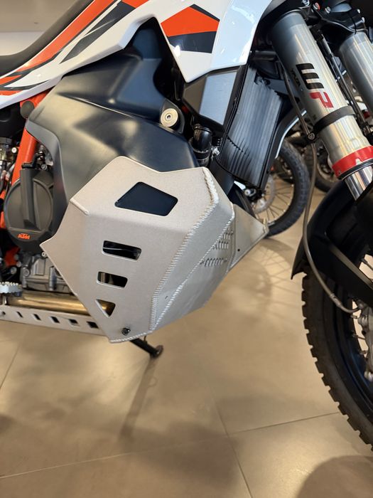 Ktm 890 R ano 2023