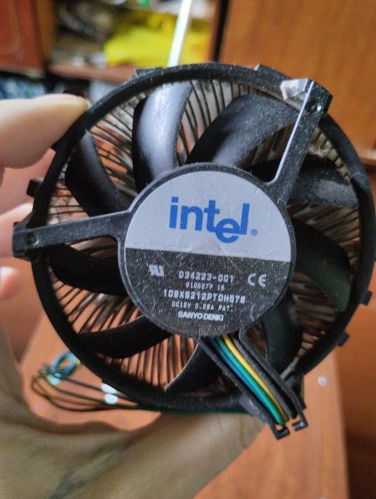 Продам процессор с кулером Intell Xeon e3-1230v2..