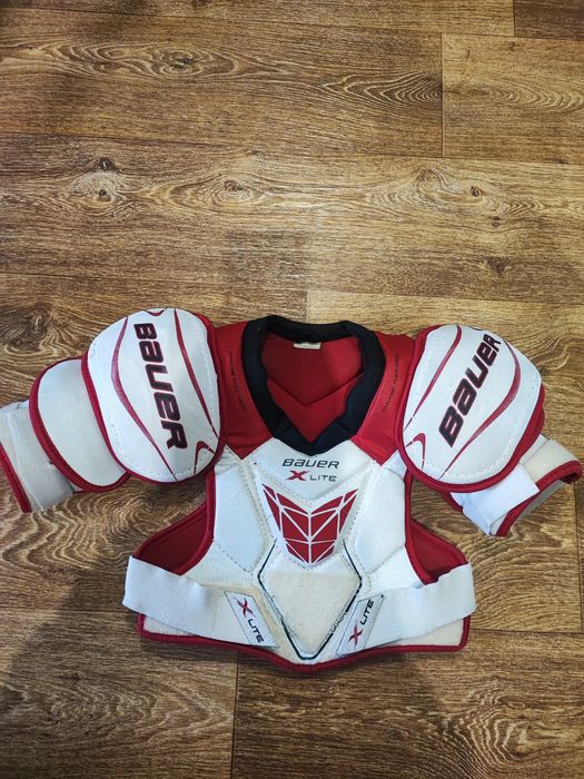 Хокейна форма,захист