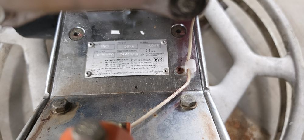 Zacieraczka krawędziowa do betonu Paclite M600 Barikell Honda