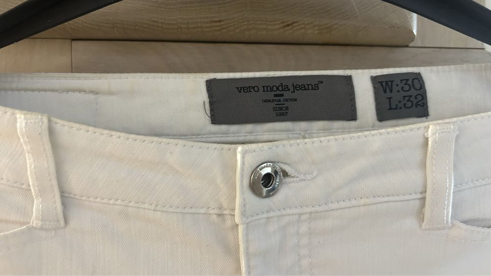Джинси стильні білі vero moda jeans