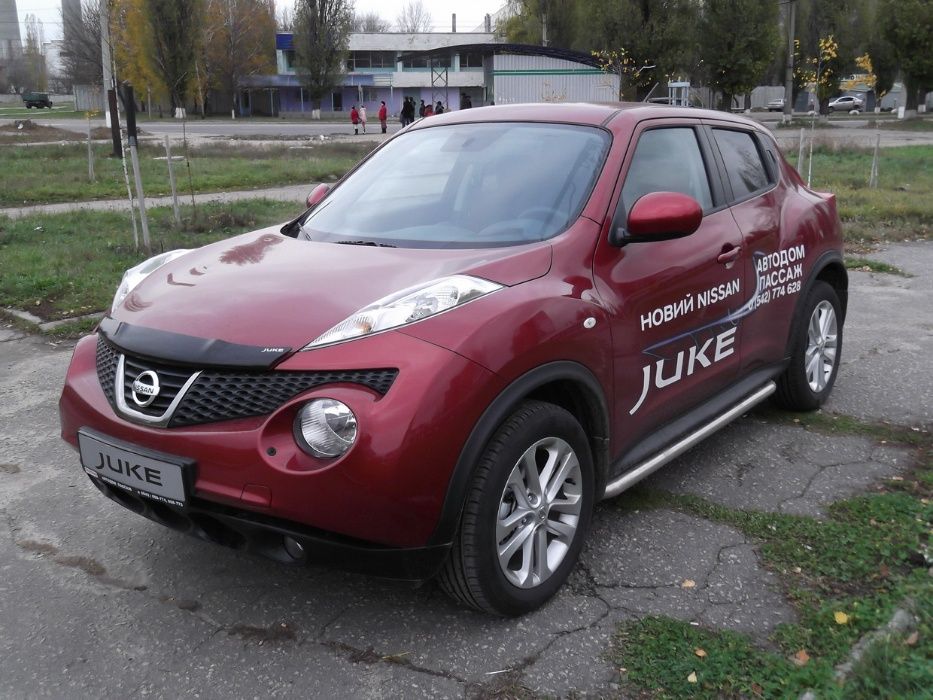 Продам боковые подножки NISSAN JUKE
