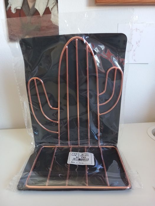 Para-livros para estante