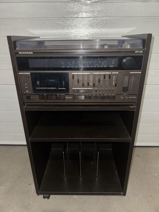 Radio cassete e leitor de vinil