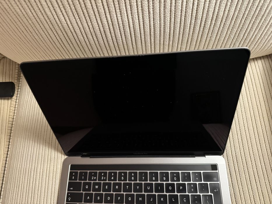 MacBook Pro com touch bar