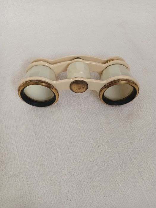 Бинокль театральный ( нюанс)