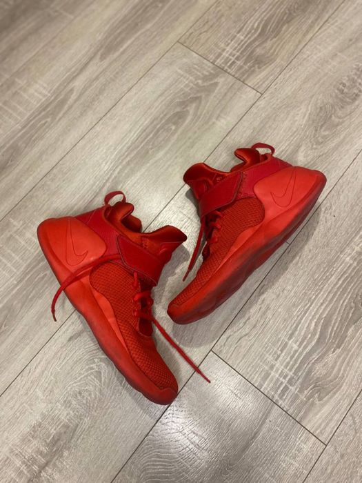 Баскетбольні кросівки Nike Kwazi Action Red