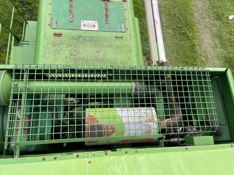 John Deere 1072 комбайн зернозбиральний