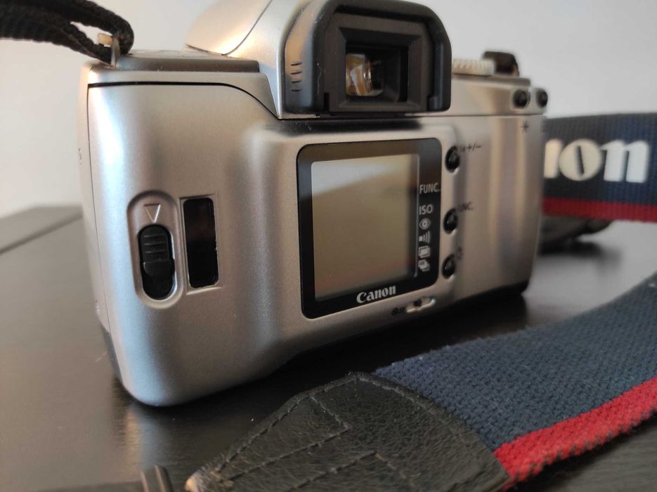 Câmera Fotográfica CANON EOS 300V + Objetiva EF 28-90mm f/4-5.6 II