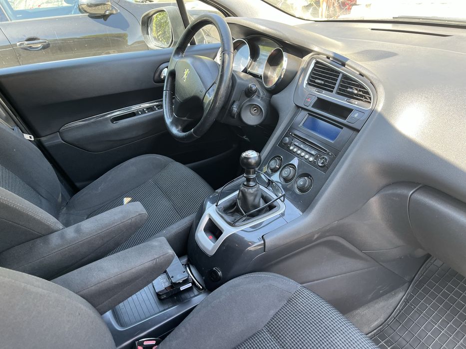 Peugeot 5008 1.6 дизель 2012 рік
