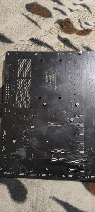 Материнская плата gigabyte sAM3+ нерабочая