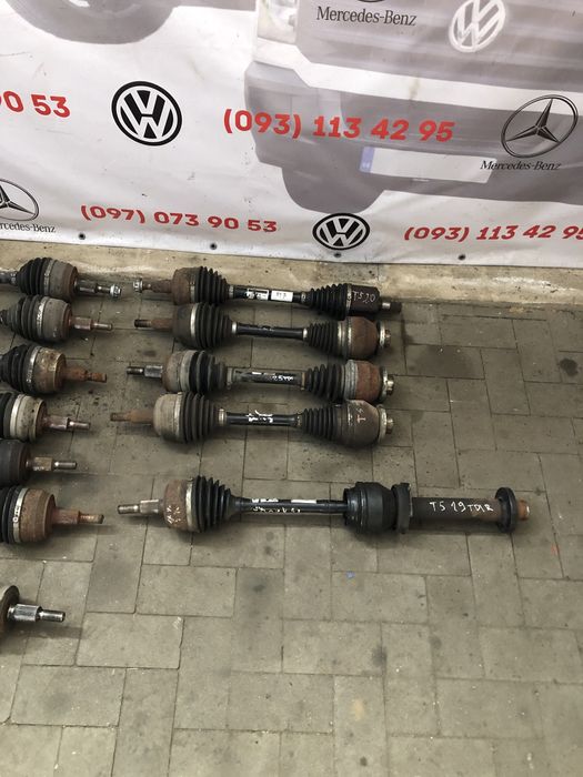 Полуось передняя правая девая VW T5 1.9  2.0  2.5 полуося передні