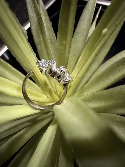 Anel senhora  com pedras em prata