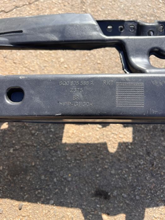 Телевизор передняя панель Volkswagen Polo 2001-2008 фольксваген поло