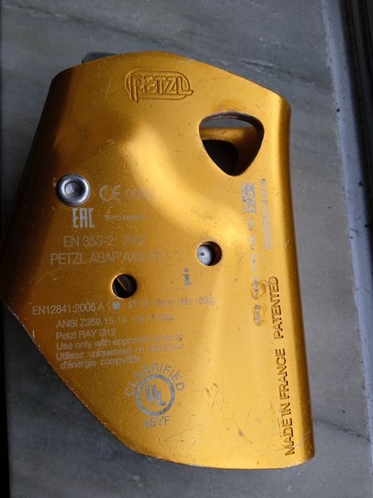Anti-quedas PETZL muito bom estado quase novo