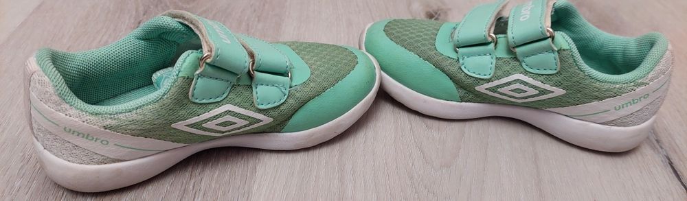 Adidasy dziewczęce r. 26