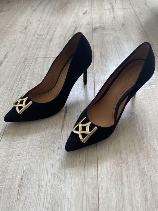 Eleganckie szpilki marki Kazar.