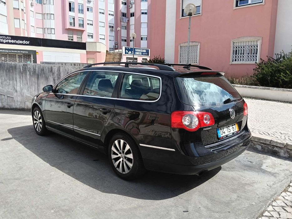 VW Passat Variant preta 1.6 diesel — photo 2