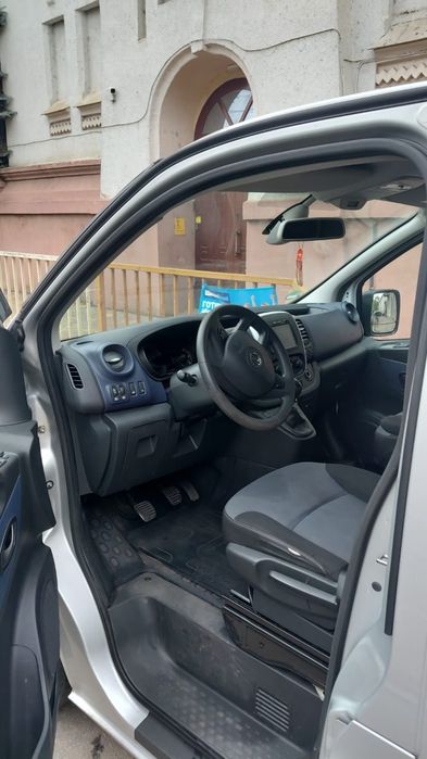 Opel vivaro 9 мест