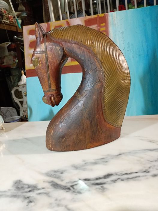 Busto /escultura cabeça de cavalo vintage em madeira e metal