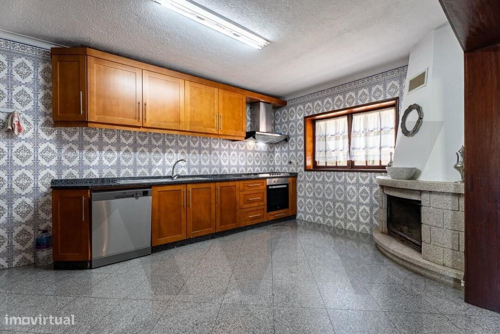 Moradia T4 com terreno em Fregim, Amarante