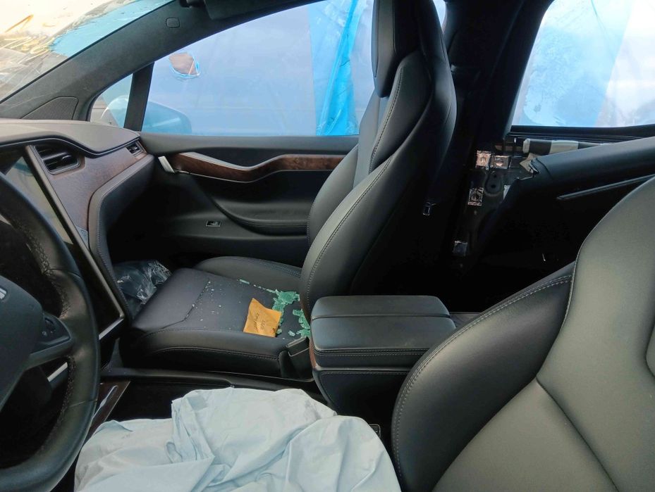Накладка торпеди з подушкою Model S, X, Y, 31117101