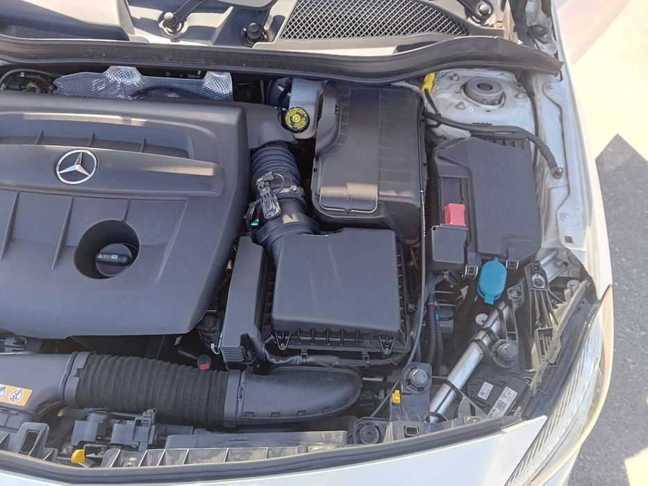 Mercedes A 180 d c/auto - Nacional ( pequeno sinistro )